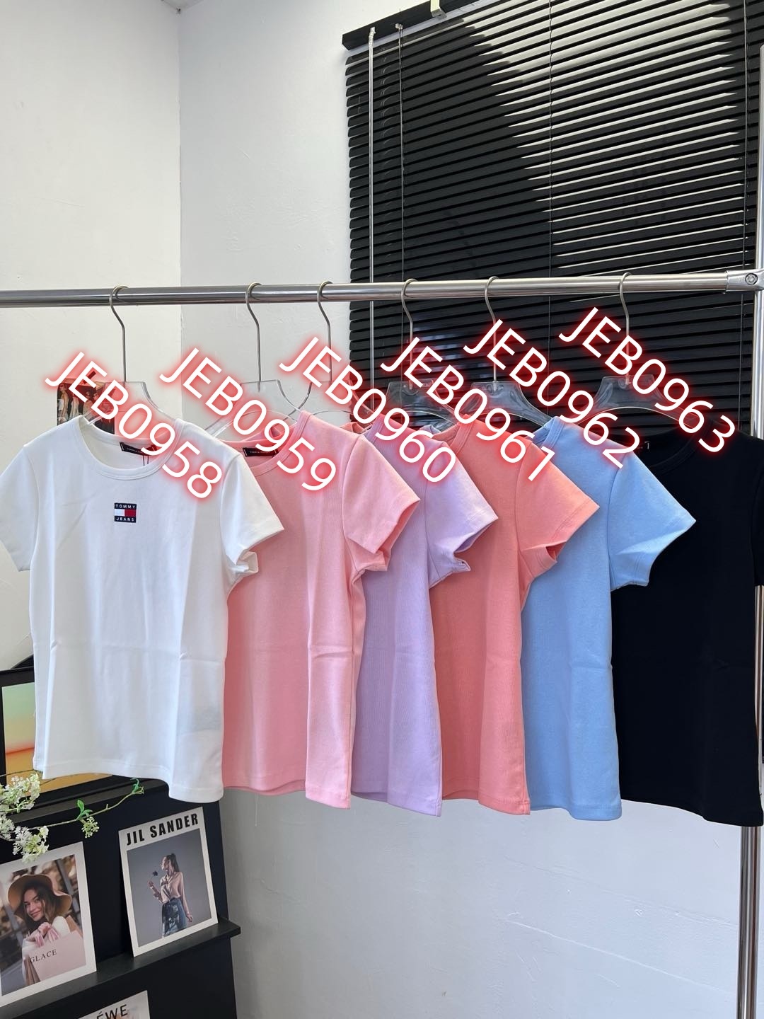חולצות טומי נשים