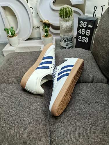 נעלי אדידס