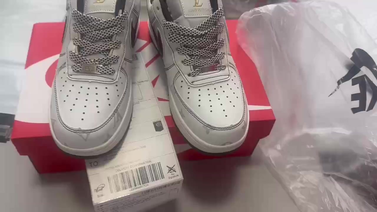 נעלי לואי ויטון