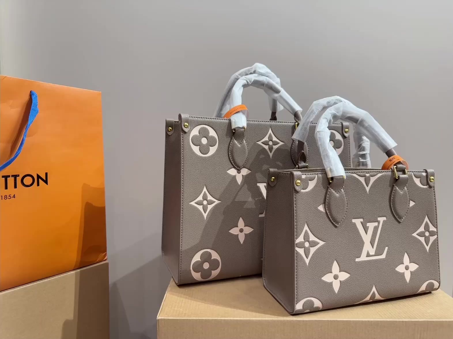 תיקי לואי ויטון