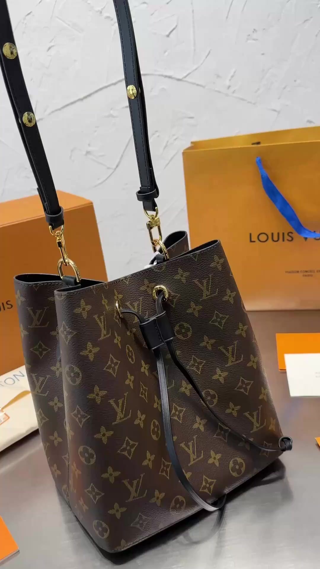 תיק לואי ויטון