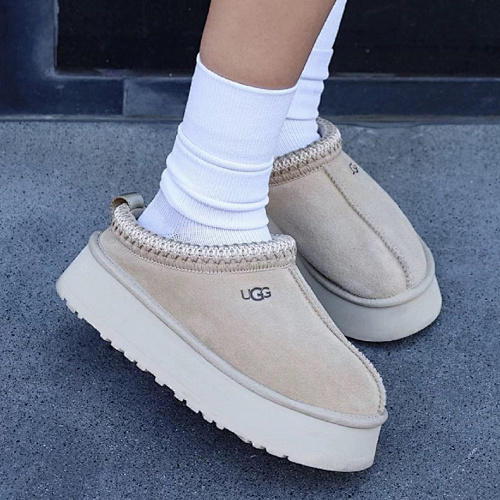 נעלי UGG