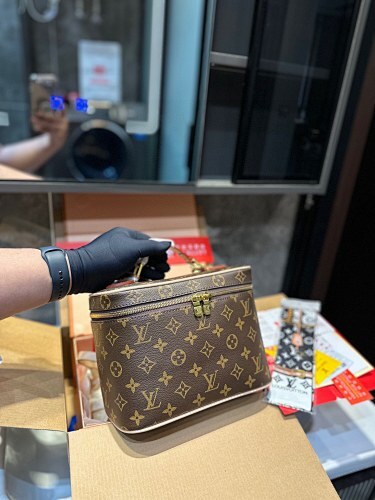 תיק לואי ויטון